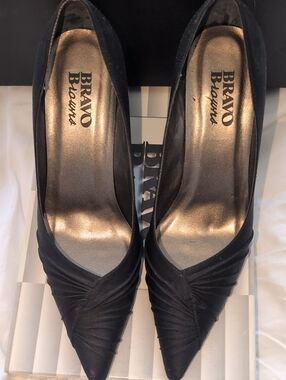 Bravo Browns Black Satin Pointed Toe Pumps Size 8M